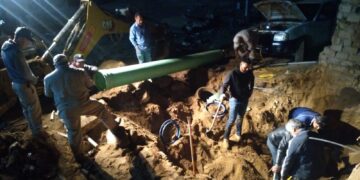 Luego de más de 12 horas de trabajo, el equipo del Oomsapas Los Cabos logró controlar el derrame de aguas negras en la colonia Lagunitas CSL