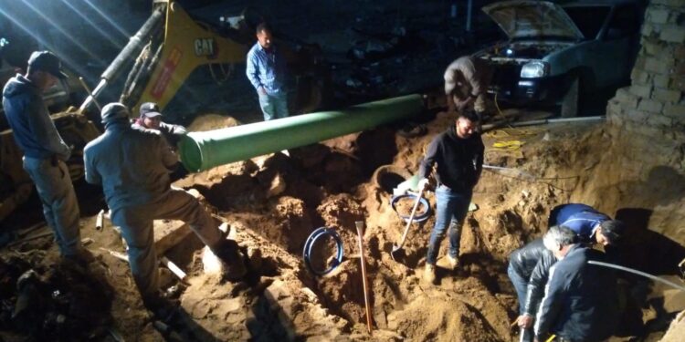 Luego de más de 12 horas de trabajo, el equipo del Oomsapas Los Cabos logró controlar el derrame de aguas negras en la colonia Lagunitas CSL