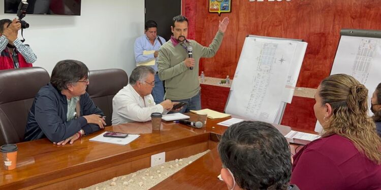 Presenta Sindicato de Burócratas a Gobierno Municipal proyectos para el nuevo edificio en la colonia Ejidal