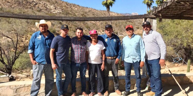 Ayuntamiento de Los Cabos proporciona atención permanente a las comunidades rurales de CSL