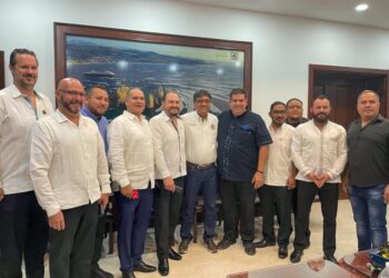 Atiende alcalde Oscar Leggs Castro a integrantes de la Respetable Logia Simbólica Alfa y Omega #50