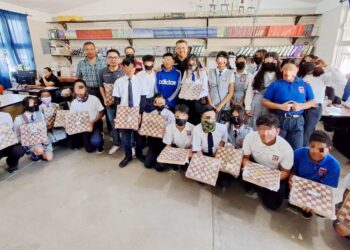Coordinación de Educación realiza múltiples gestiones y entrega de apoyos en beneficio de estudiantes de CSL
