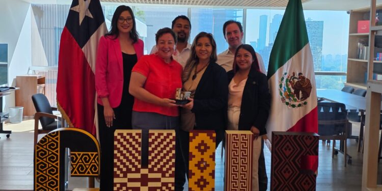 Gobierno de Los Cabos estrecha lazos culturales con la Embajada de Chile en México