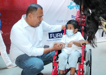 Gobierno de Los Cabos presente en la donación de 260 sillas para quien más lo requiera en México