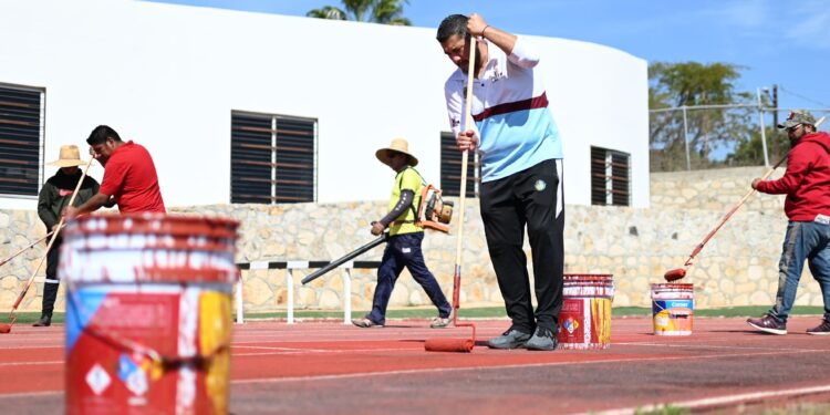 Se afinan los últimos detalles de preparación de la pista de atletismo “Alejandro Pedrín Bello” en SJC