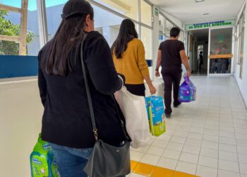 DIF Los Cabos acerca apoyos a quienes más los requieren; llevan pañales para infantes al Hospital General de SJC