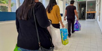 DIF Los Cabos acerca apoyos a quienes más los requieren; llevan pañales para infantes al Hospital General de SJC