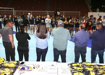 Entrega XIV Ayuntamiento conjuntos deportivos a atletas de Los Cabos