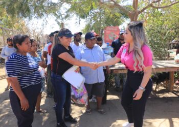 El apoyo del Gobierno con sentido humano llega a 6 familias que lo perdieron todo en un incendio