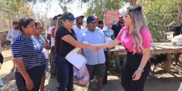 El apoyo del Gobierno con sentido humano llega a 6 familias que lo perdieron todo en un incendio