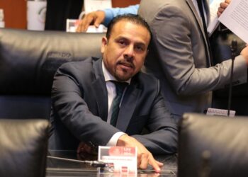 No más maestros compensados y eventuales en BCS; pide senador Ricardo Velázquez otorgar bases al magisterio