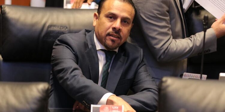 No más maestros compensados y eventuales en BCS; pide senador Ricardo Velázquez otorgar bases al magisterio