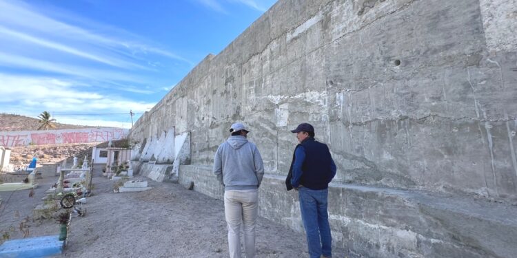 Concluye obra del muro de contención en el panteón de Los San Juanes
