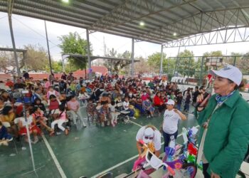 Gran participación de niñas, niños y padres de familia en festival artístico musical que organizó la diputada Eda Palacios en Colonia Guaymitas