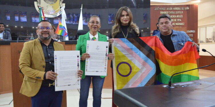 Recibe Congreso Manifiesto de Derechos de la Comunidad LGBTTTIQ