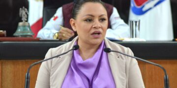 Se pronunció diputada Paz por que se otorguen concesiones de transporte en Loreto