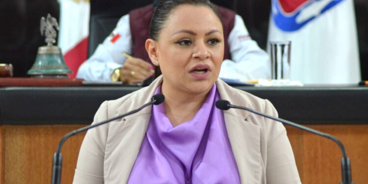 Se pronunció diputada Paz por que se otorguen concesiones de transporte en Loreto