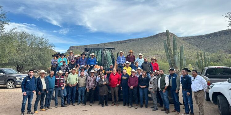 Atestigua Diputada Paz Ochoa entrega de beneficios a ciudadanos de Mulegé