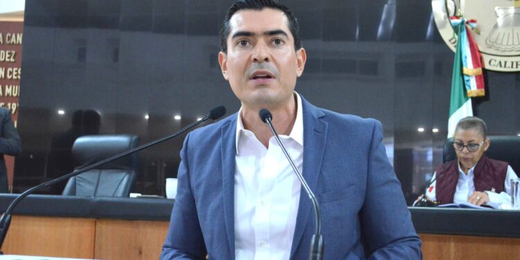 Apoyo económico mensual para mujeres jefas de familia propone el diputado Rigoberto Mares