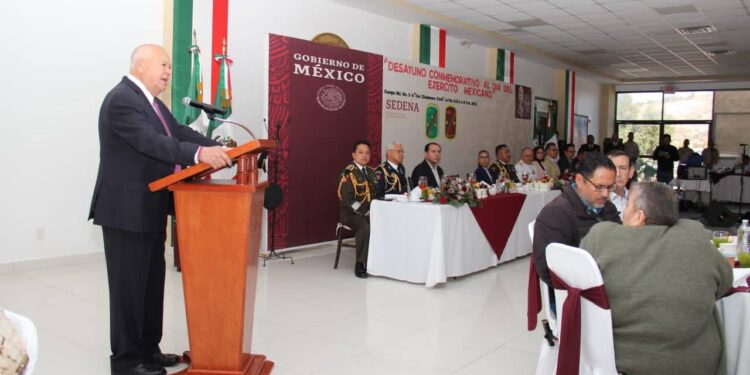 Asiste Gobernador Víctor Castro a ceremonia de ascensos en la 3ra Zona Militar