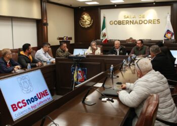 SE REÚNE GOBERNADOR VCC CON DIRIGENCIA DEL SNTE
