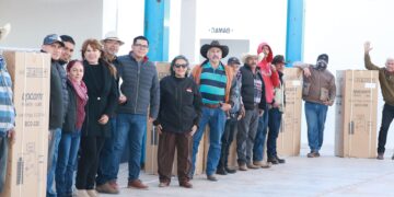 ENTREGA GOBIERNO DEL ESTADO A TRAVÉS DE SEDIF, APOYOS EN EL POBLADO DE SAN BRUNO