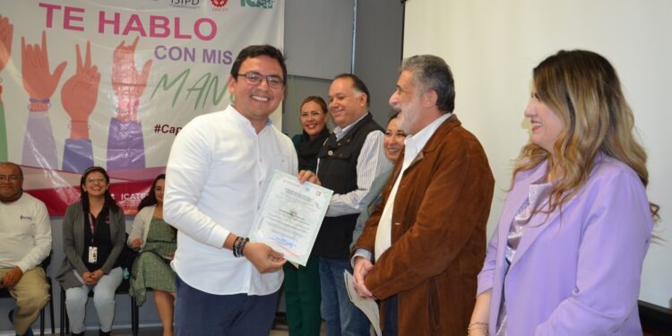 CLAUSURAN CURSO “TE HABLO CON MIS MANOS”