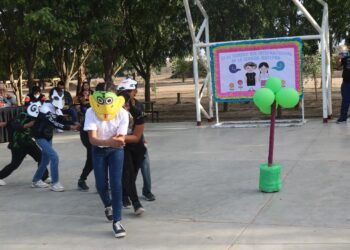 CELEBRAN ALUMNOS MIGRANTES DÍA INTERNACIONAL DE LA LENGUA MATERNA