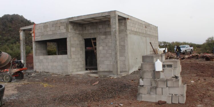 75% DE AVANCE EN EL PROYECTO CAPRINO INTEGRAL DE SAN FRANCISCO DE LA SIERRA