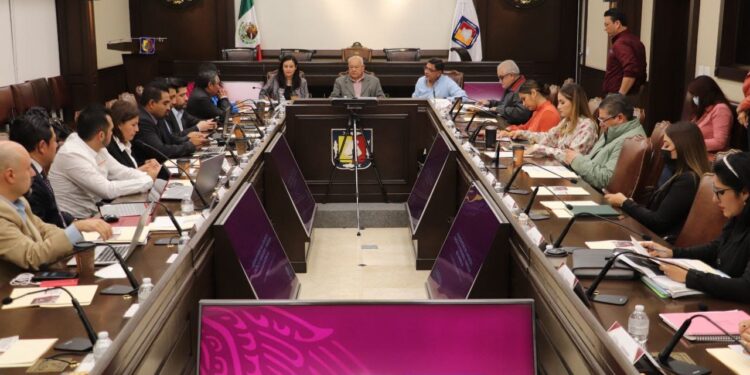 TRABAJAN UNIDOS GOBIERNOS Y SOCIEDAD PARA PREVENIR Y ATENDER LA VIOLENCIA DE GÉNERO