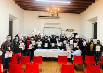 CAPACITÓ COEPRIS A VENDEDORES DE ALIMENTOS QUE LABORARÁN EN EL CARNAVAL LA PAZ
