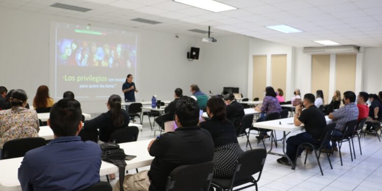 PARA MEJORAR LA ATENCIÓN A LA CIUDADANÍA LA PGJE BRINDÓ A SU PERSONAL 39 CURSOS DURANTE EL 2022