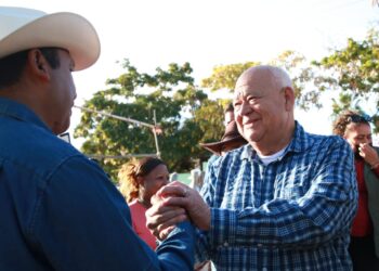 COMPROMETE GOBERNADOR VCC, AMBULANCIA Y BENEFICIOS EN LA COMUNIDAD DE LA CANDELARIA