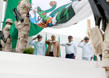 ASISTE GOBERNADOR VCC A CEREMONIA DE CONMEMORACIÓN DEL DÍA DE LA BANDERA