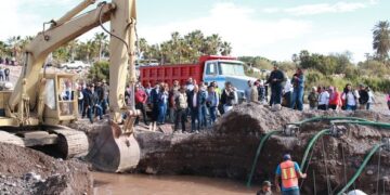 GOBERNADOR VCC DA BANDERAZO DE INICIO EN OBRA DE PAVIMENTACIÓN EN LORETO