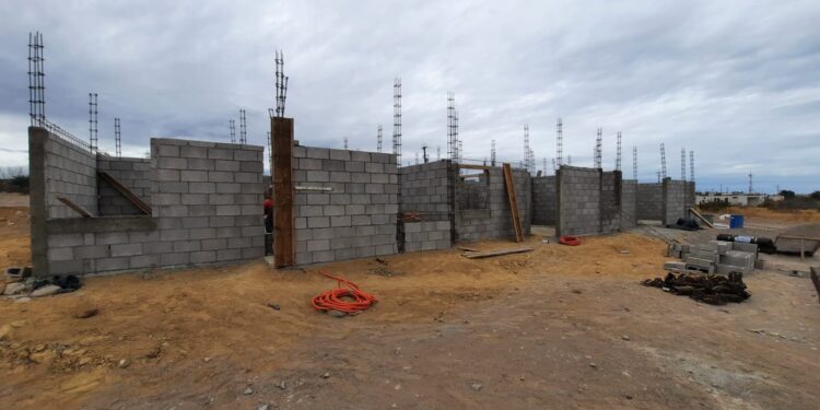 EN PROCESO CONSTRUCCIÓN DE VIVIENDAS PARA REUBICAR A 22 FAMILIAS EN SANTA ROSALÍA