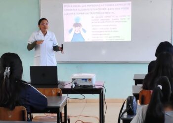 Imparten a jóvenes paceños pláticas preventivas contra la depresión