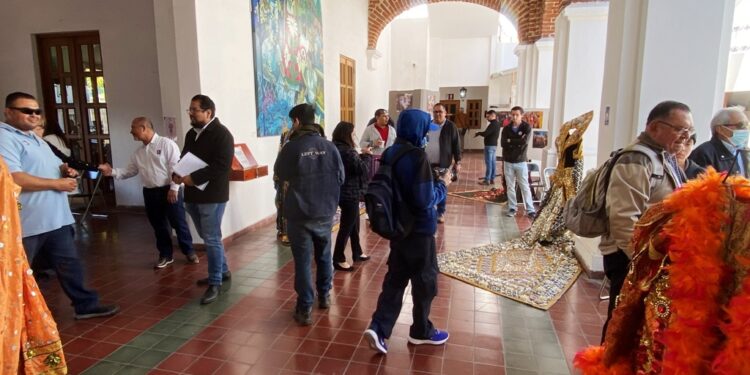 Realizan en La Paz conversatorio sobre la tradición del Carnaval