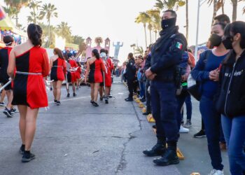 Se desarrolla sin novedad segundo Día de Desfile de Carros Alegóricos