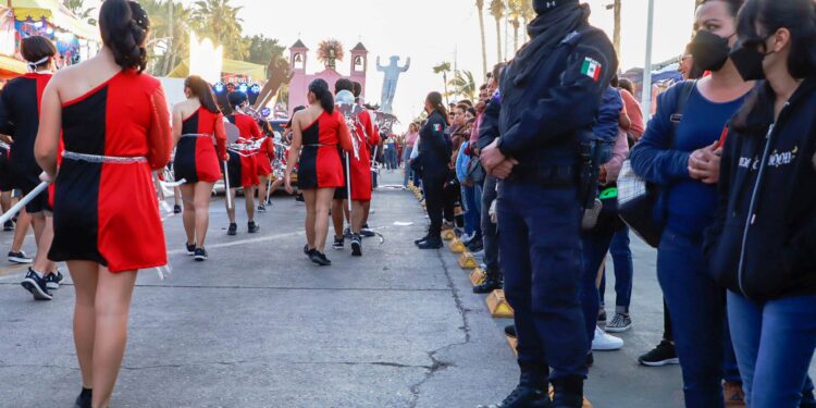Se desarrolla sin novedad segundo Día de Desfile de Carros Alegóricos