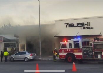 Se incendia Sushi Longer ubicado en Forjadores entre Oaxaca y Jalisco