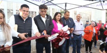 ¡La palabra se cumple! Alcalde Oscar Leggs Castro y equipo del Oomsapas Los Cabos entregan 325 tomas domiciliarias en Valle del Cabo CSL