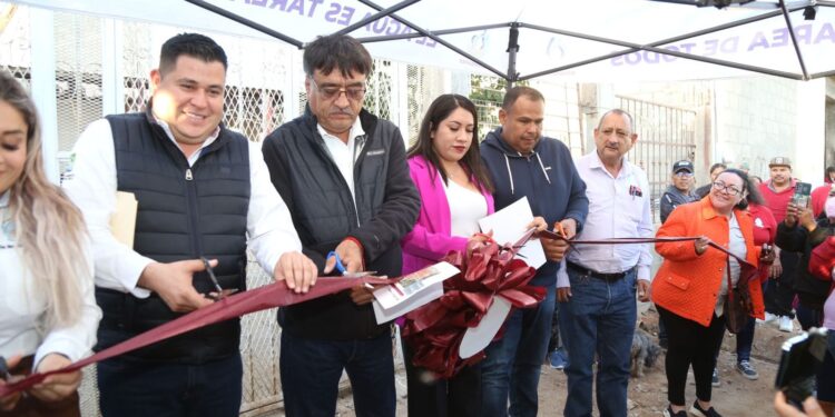 ¡La palabra se cumple! Alcalde Oscar Leggs Castro y equipo del Oomsapas Los Cabos entregan 325 tomas domiciliarias en Valle del Cabo CSL