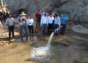 “El pozo Nº 5 sumará más de 40 litros de agua potable por segundo para beneficio de 30 mil familias”: alcalde Oscar Leggs Castro