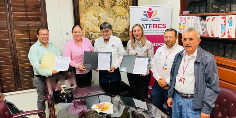 Gobierno de Los Cabos garantiza nuevos cursos y talleres con la firma del convenio de colaboración con ICATEBCS