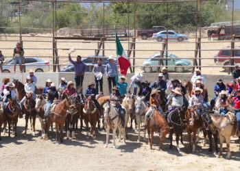 Para promover la equidad de género, el Gobierno de Los Cabos realiza la 1ra cabalgata en honor a la mujer