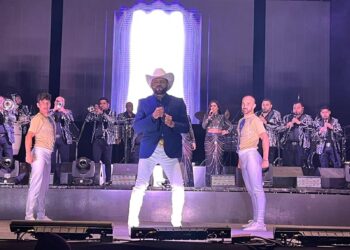 En un ambiente de seguridad, la comunidad de Los Cabos disfrutó el concierto de Pancho Barraza y Los Cadetes Internacionales de Linares&nbsp;