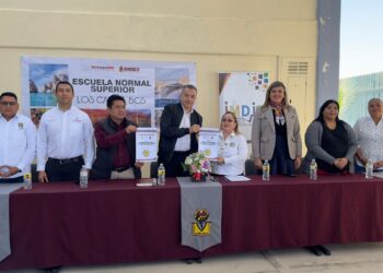 A favor de la educación de personas con discapacidad, IMDIS Los Cabos y la escuela Normal Superior de B.C.S. firman convenio de colaboración