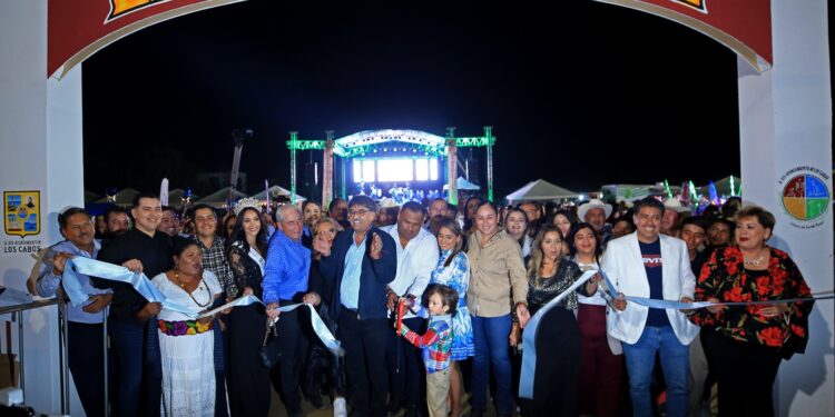Expo Agrícola y Ganadera de SJC sigue consolidándose entre las más reconocidas en BCS; este 16 de marzo el alcalde Oscar Leggs Castro presidió la gran inauguración