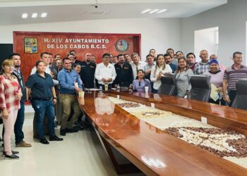 Reconoce SNTE el apoyo que el alcalde Oscar Leggs Castro brinda a docentes e instituciones educativas en Los Cabos